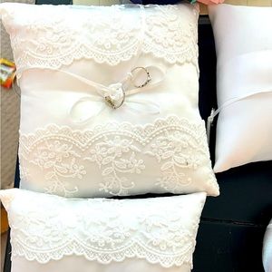 Ring Bearer Pillows (2). Great Condition. No stains.